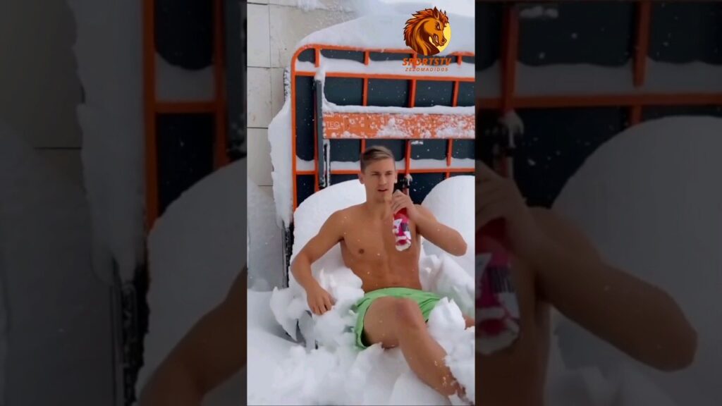 Marcos Llorente drinking over the snow❄️🥶 #marcosllorente #atleticomadrid #shorts #laliga