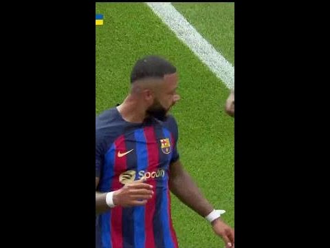 The Depay Spin! 😍 #shorts #laligasantander #barça #memphisdepay