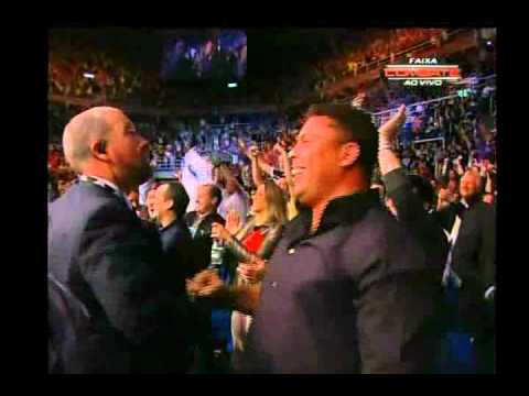 RONALDO FÊNOMENO GORDO COMEMORANDO A VITORIA DE ANDERSON SILVA