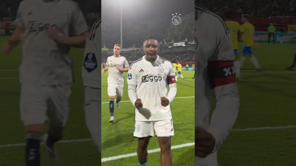Steven Bergwijn doing the 🎭 versus RKC 📲