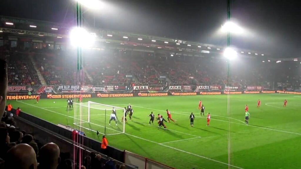 Bryan Ruiz  FC Twente - Ajax
