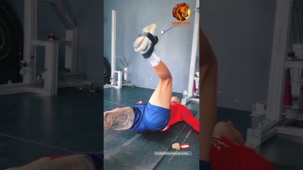 Roberto Alvarado training 🔥🦵#shorts #alvarado #football #training #fitness #soccertraining #legday Roberto Alvarado training 🔥🦵#shorts #alvarado #football #training #fitness #soccertraining #legday