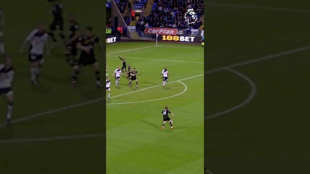 Luka Modric SCREAMER! Wait for the replay 🎯