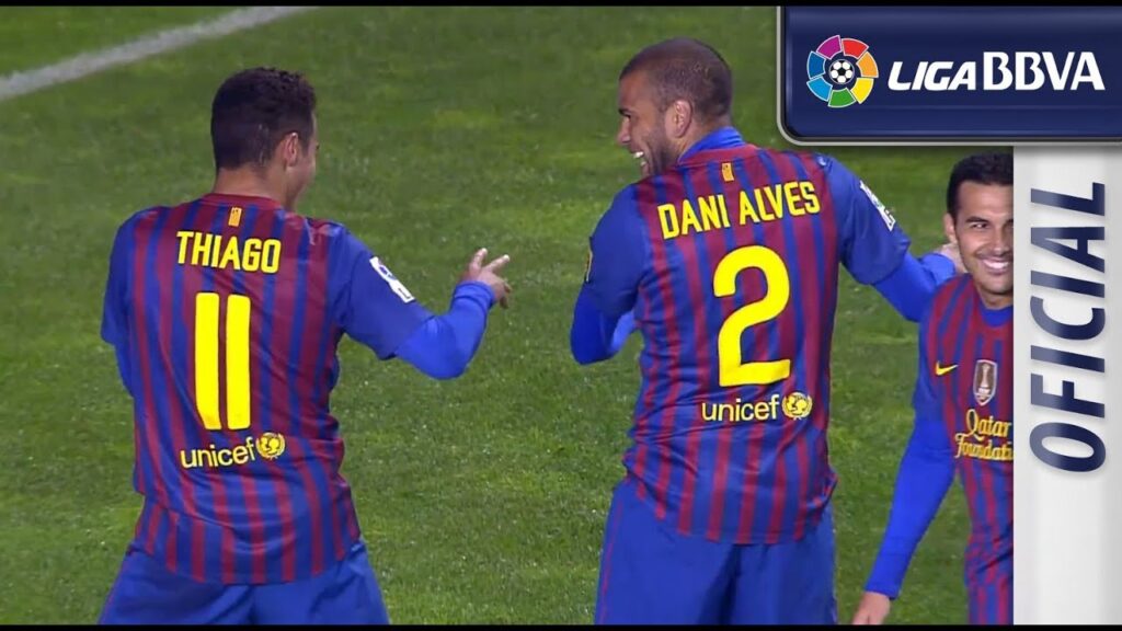 Alves ya celebró un gol bailando con Thiago y en esa ocasión Carles Puyol les llamó la atención - HD