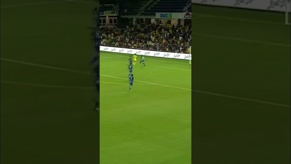 ¡Vinícius JR erra un gol y así reacciona!