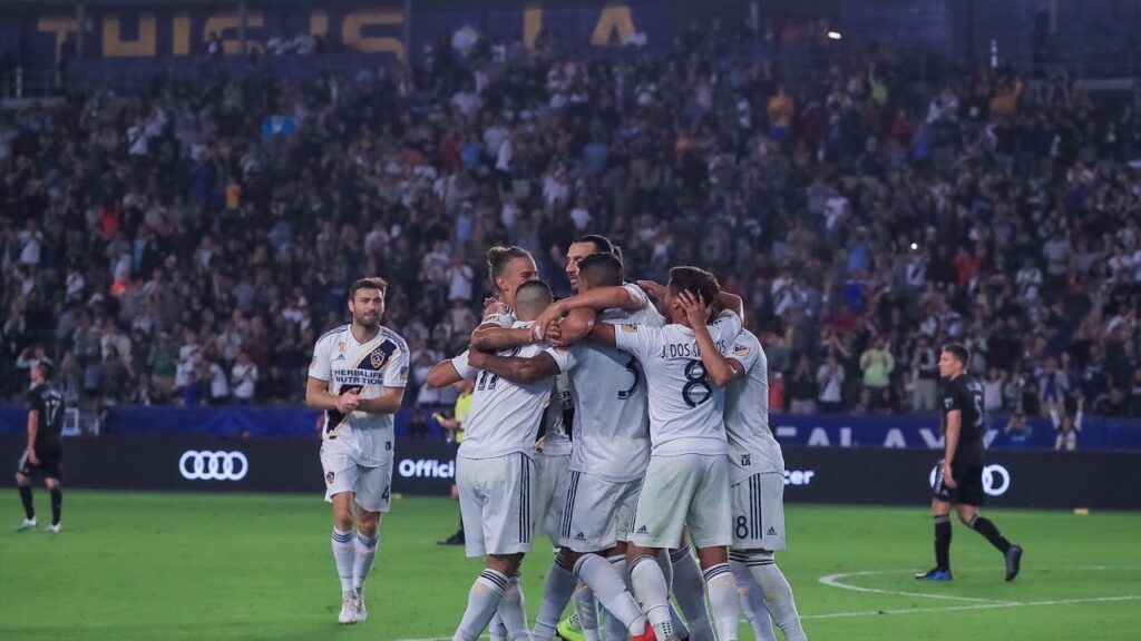 GOAL: Uriel Antuna finishes an incredible play by Cristian Pavon