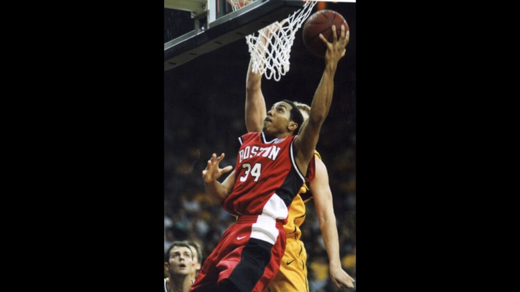 5'8" BU guard Matt Turner throws down two monster dunks at UNH