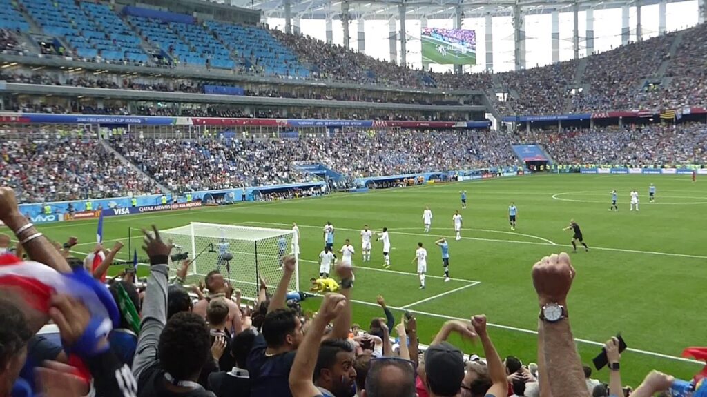 Énorme parade de Hugo Lloris ● Uruguay vs France ● 1/4 final World Cup Russia 2018