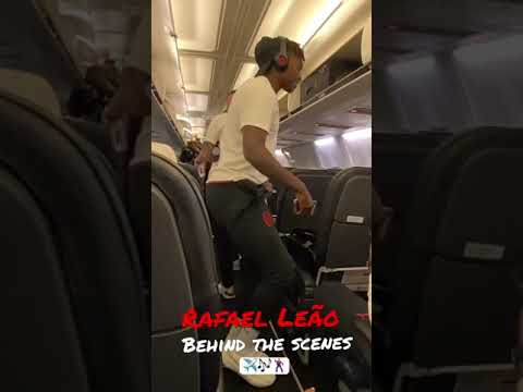 Rafael Leão Behind the Scenes 🎶🕺✈️ | #Shorts