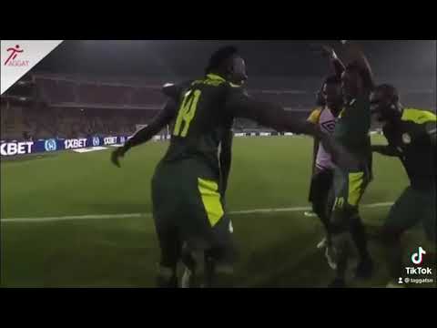 Famara Diedhiou 19 rend hommage a Papa Bouba Diop