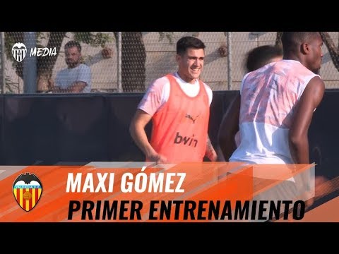 PRIMER ENTRENAMIENTO DE MAXI GÓMEZ CON EL VALENCIA CF
