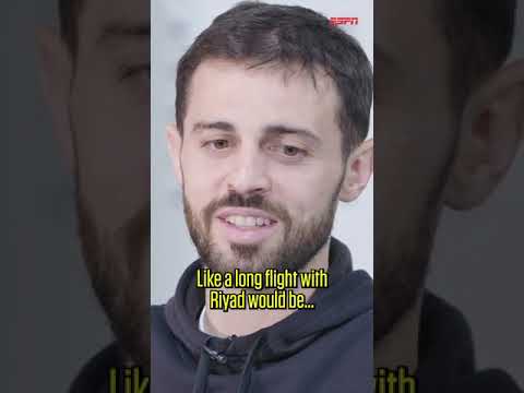 Bernardo Silva and Riyad Mahrez on a long-haul flight = chaos 😂