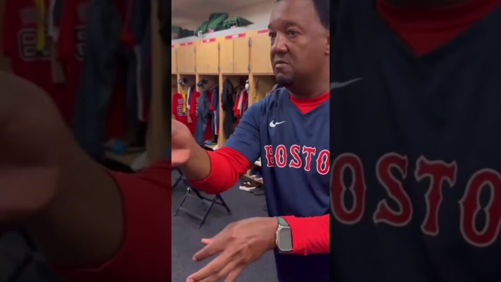 Class is in session with the Hall of Famer Pedro Martinez! 🎥: @bh_masataka34