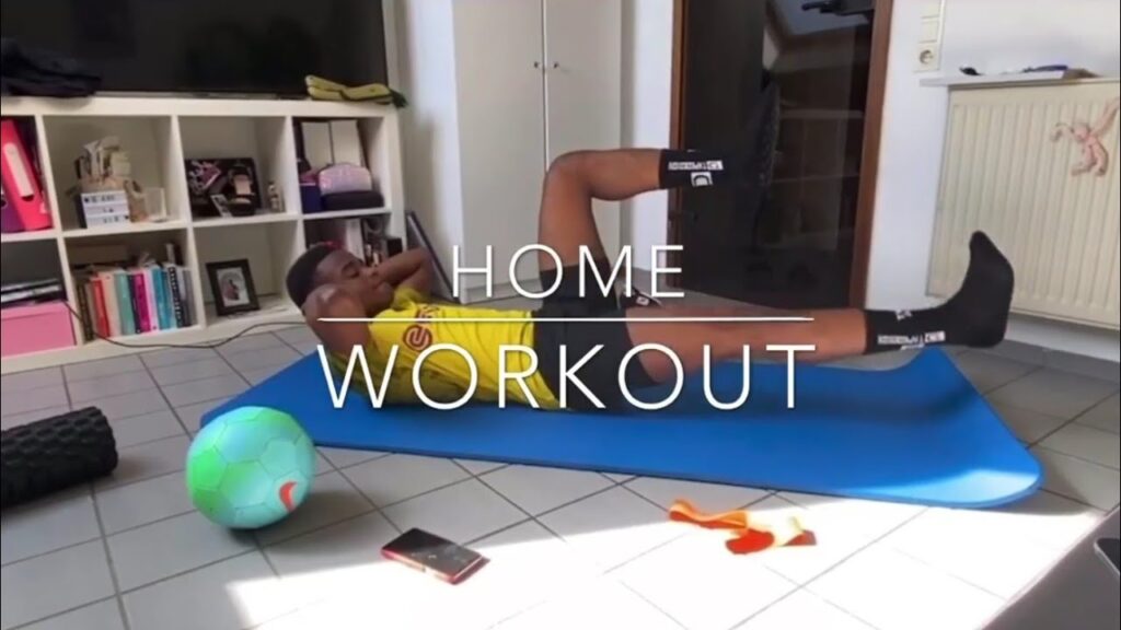 Fußball-Profi home Workout Übungen für zu Hause von Youssoufa Moukoko!