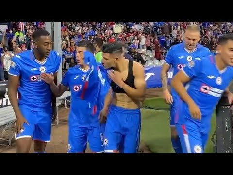 Gol de Uriel Antuna a Chivas (Besa el escudo) Cruz azul vs Chivas