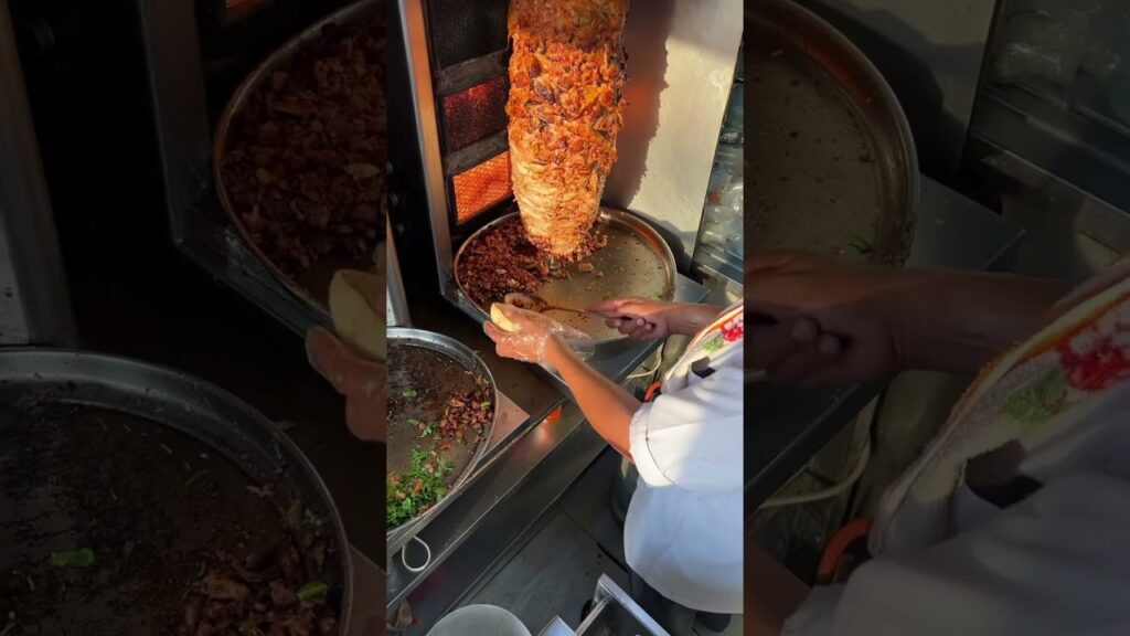 Delicious shawarma in fresh EgyptianLocation: MBC restaurant, Aziziya market, Manqat, Kuwait. #food