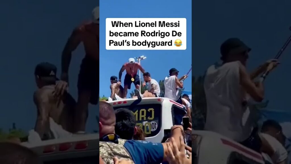 Captain Leo telling Rodrigo De Paul to sit down 😂 (via Info_BosteraOK/X) #shorts