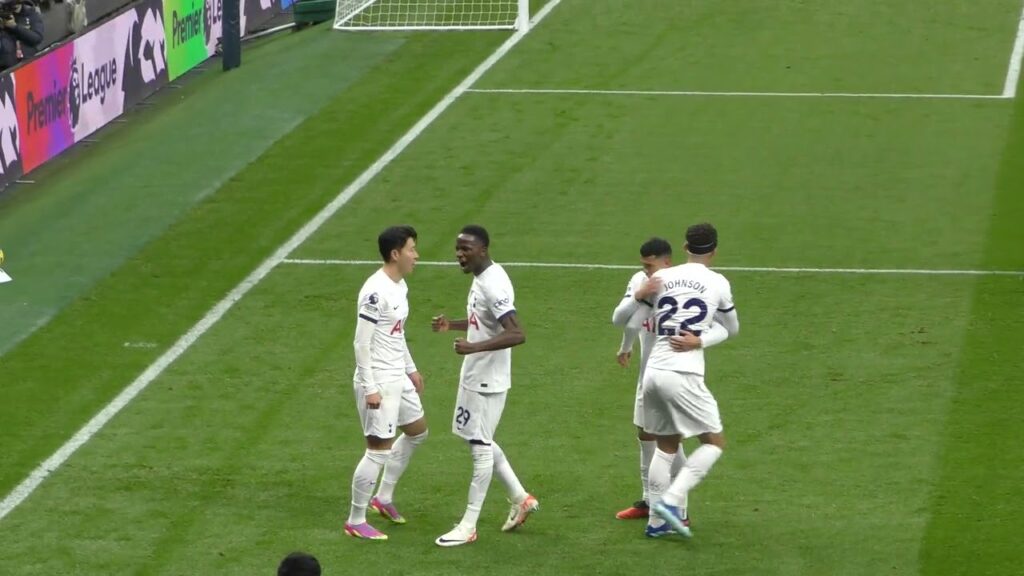 "쏘니 또 날았다 ㄷㄷ"  에버튼전 쏘니 득점순간 벤치와 현장반응 ㄷㄷ #손흥민