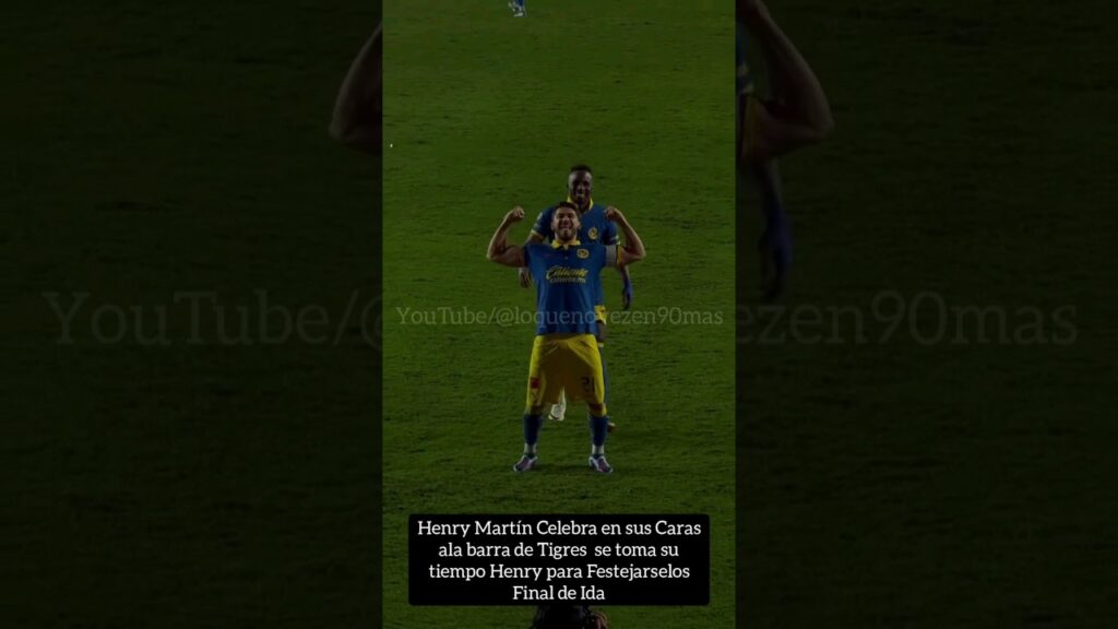 Henry Martín les Celebra en las Caras ala Barra de Tigres Final Ida #ligamx #mexico #cdmx #tigres