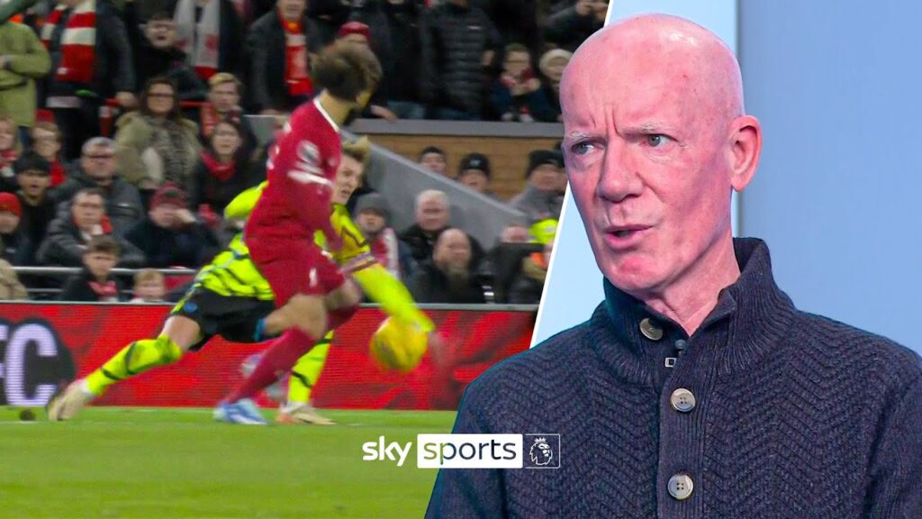 Dermot Gallagher ANALYSES Liverpool's penalty claim against Arsenal 🔍