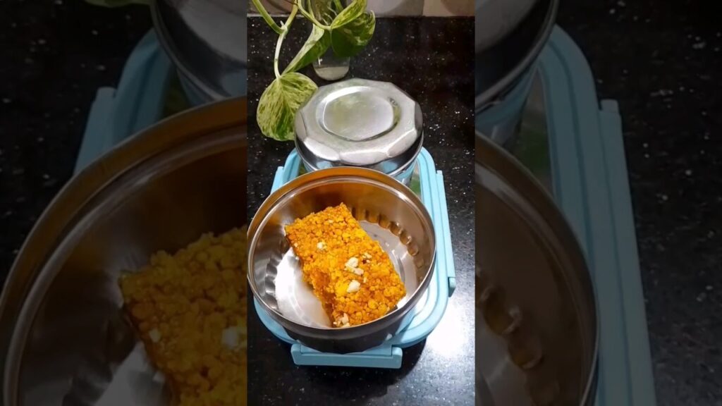 "Lunchbox"🙏🏻 "దేముడా మాఅందరి ఆకలితీర్చడానికి కష్టపడే రైతులకు కష్టాలు,కన్నీళ్లు రాకుండాచూసుకో తండ్రి"