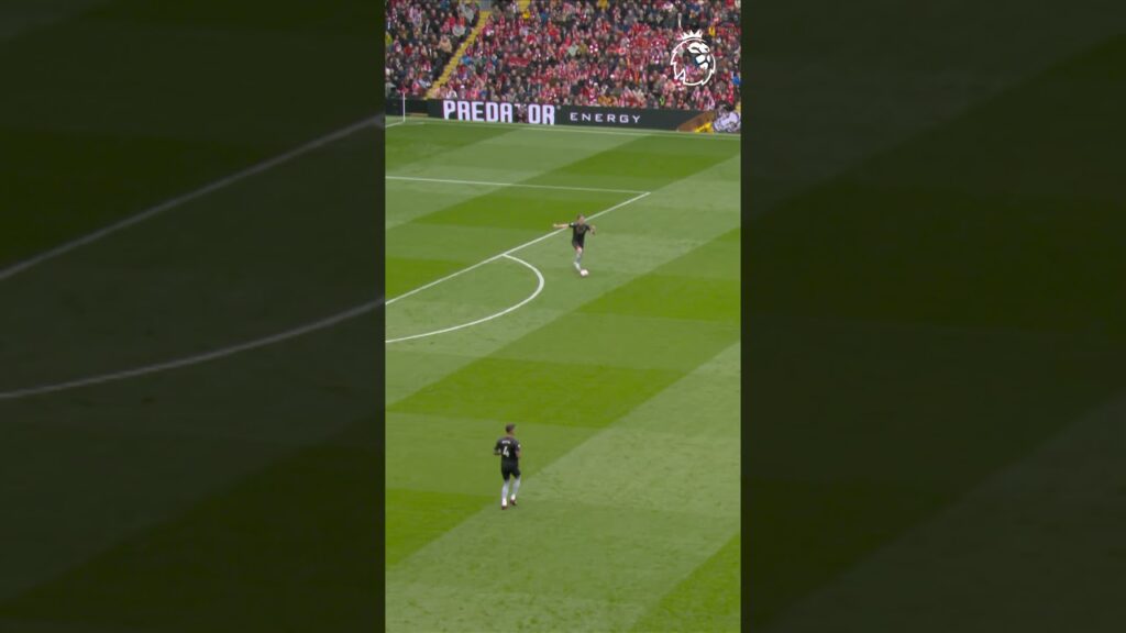 Gabriel Martinelli squeezes it in v Liverpool