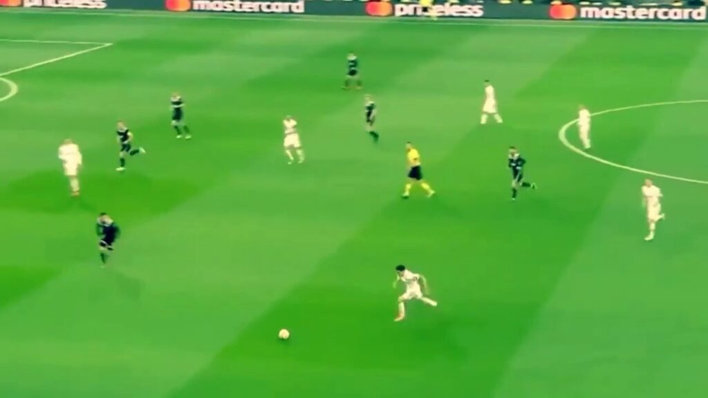 Noussair Mazraoui 2020 - The Ajax Right back (R.B)