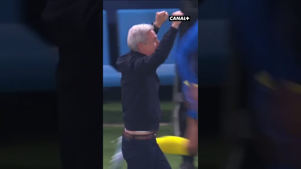 Le but dingue d'Alex Telles