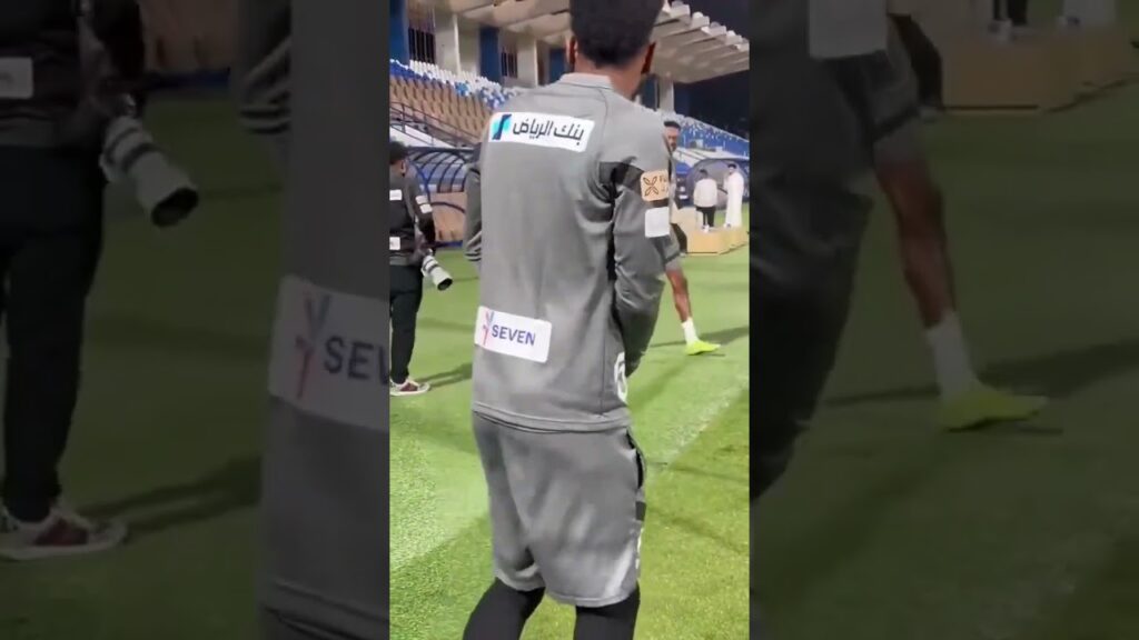 كنو ماترك احد الا ومقلبه 😂😂 #الهلال#shorts