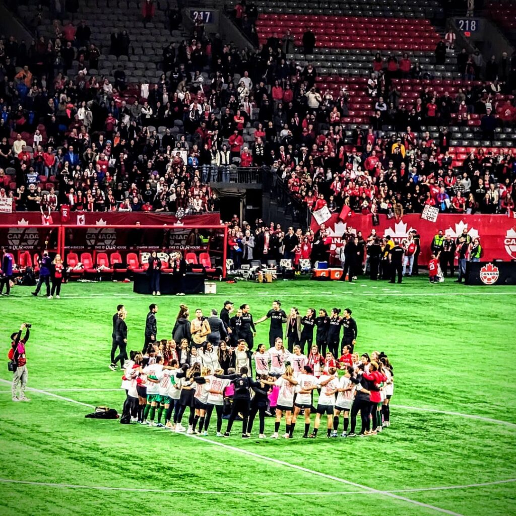 Great sendoff for Christine Sinclair in her last hometown game 🇨🇦🐐