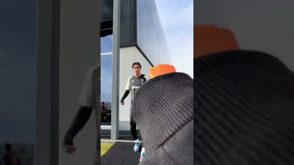 PERIN ma cosa combini 😂🤍🖤  #shorts #juventus