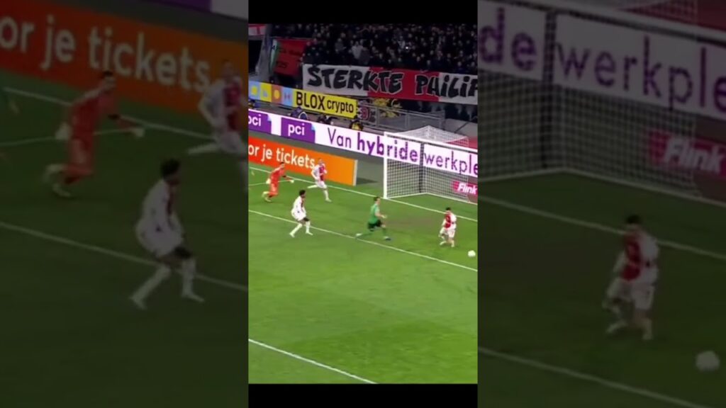 Steven Berghuis Misses Open Goal - Ajax  #football #soccer