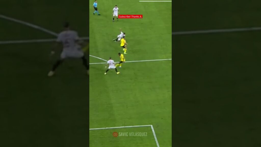 what a skill from Youssoufa Moukoko vs sevila 🇩🇪🔥 #shorts