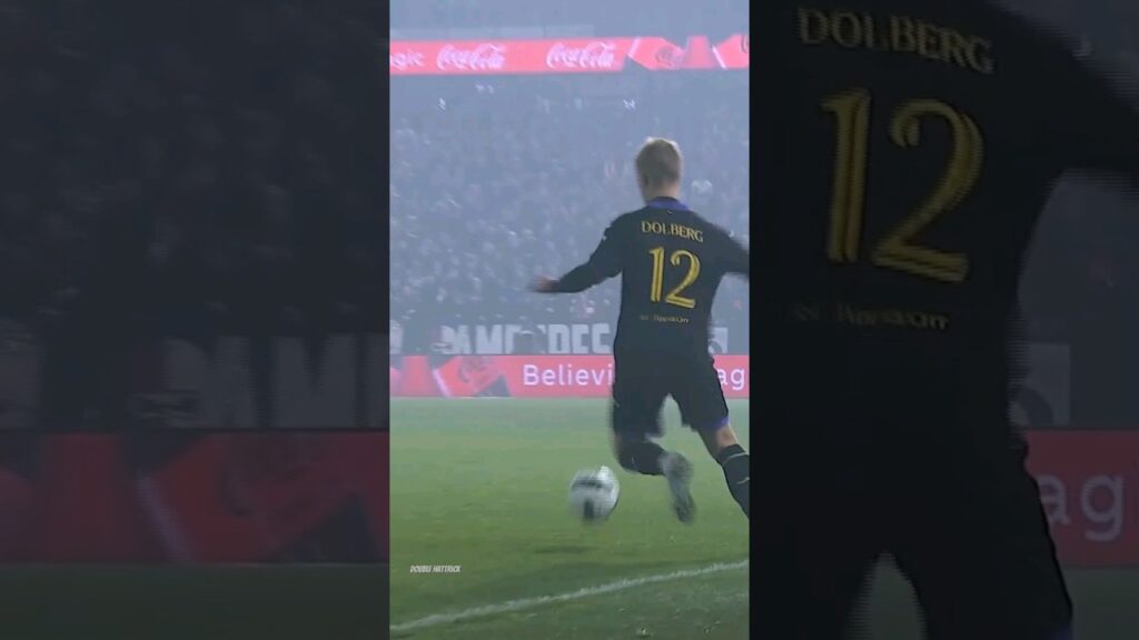 🤤 | Just look at this lovely control of Kasper Dolberg! 🇩🇰💜 #football #shorts #footballskills