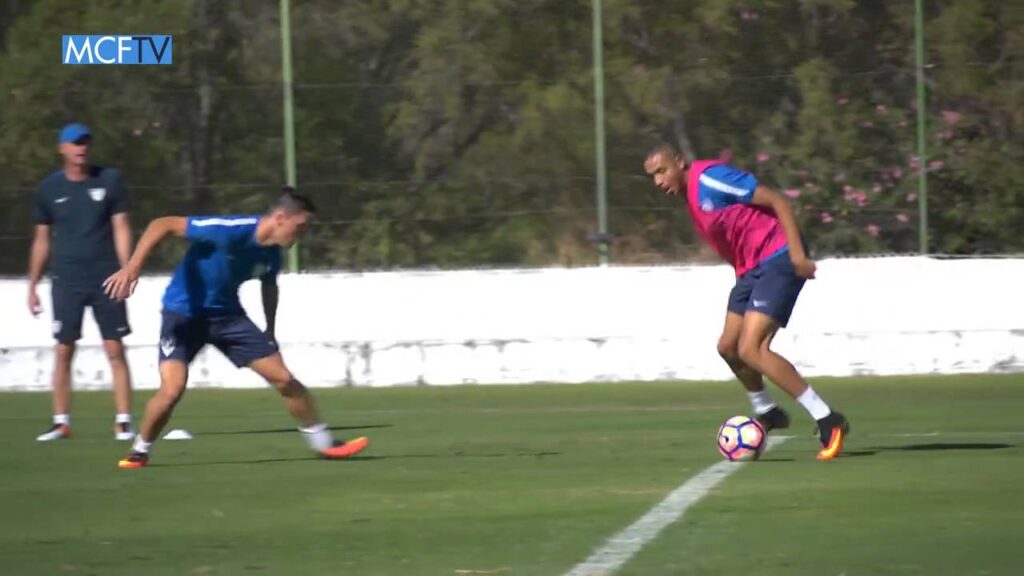 Youssef En-nesyri sbresale en los entrenamientos del Malaga CF
