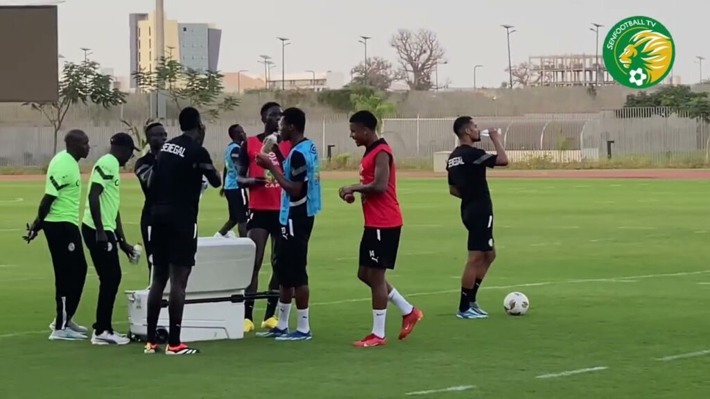 Aliou Cissé Felicite Abdou Diallo sur une belle récupération sur Iliman Ndiaye il met le but