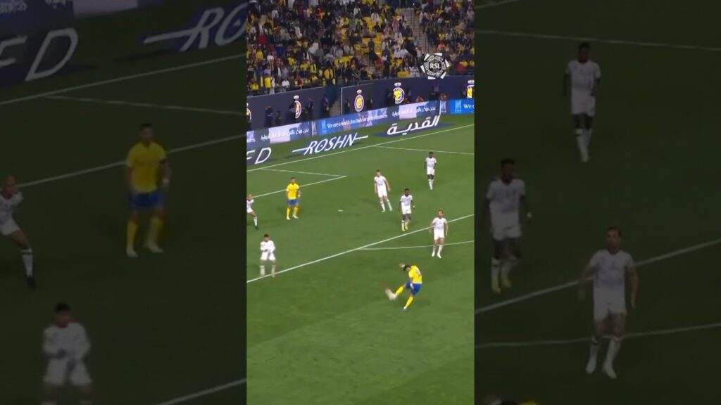 Alex Telles’ strike 😮‍💨 #yallarsl #alextelles #alnassr