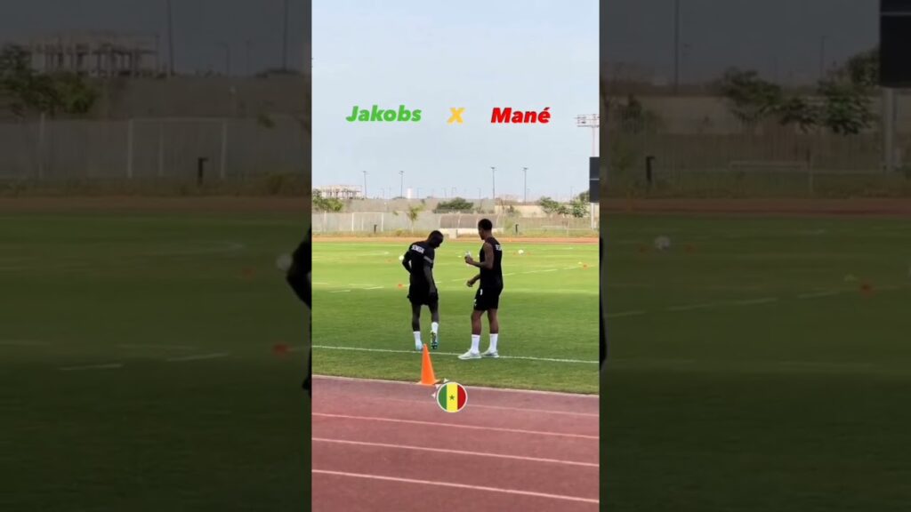 Sadio Mane🇸🇳 et Jakobs🇸🇳 en toute complicité lors de l'entraînement de ce lundi