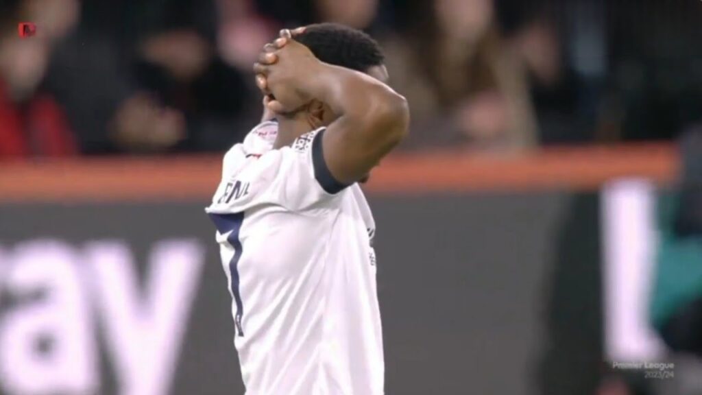 Luton and Bournemouth team shocked after Tom Lockyer suddenly fall down and match got suspended