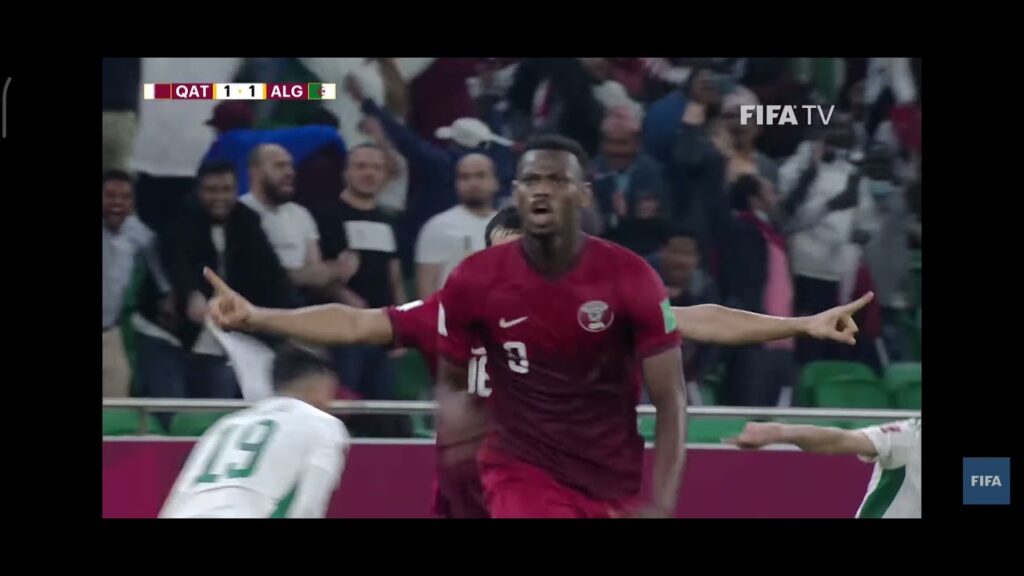 بوعلام خوخي يحتفل ضد منتخب موطنه الأصلي