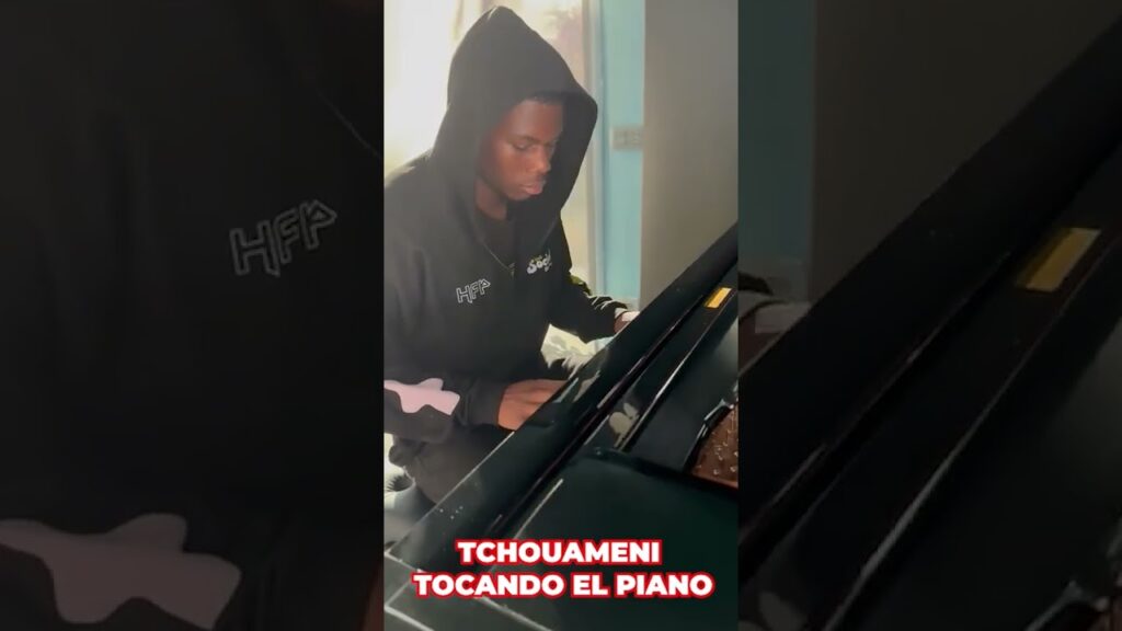 TCHOUAMENI y su gran HABILIDAD tocando el PIANO