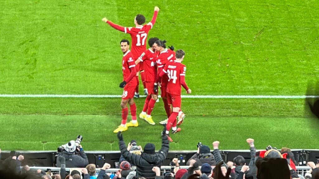 ANFIELD ERUPTS AS CODY GAKPO SCORES THE WINNER AGAINST FULHAM! | Liverpool 2-1 Fulham
