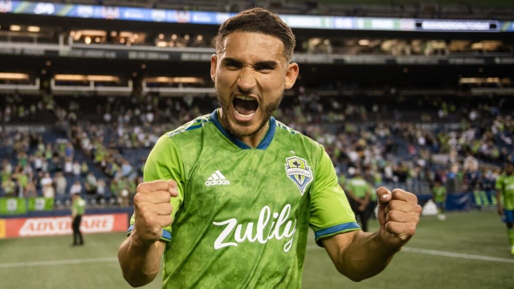 Alcatel Play of the Match: Cristian Roldan scores another stunning volley