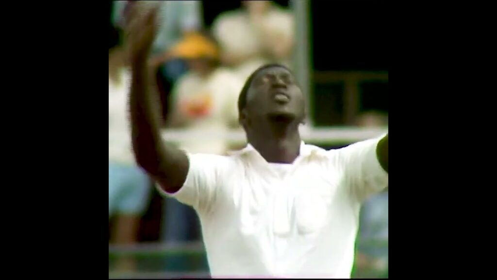 What An Insane Swing Delivery By Joel Garner !!! Great Wicket Keeping Too