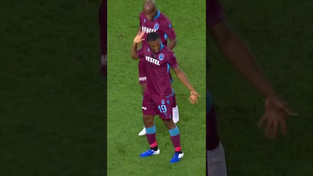 🕺 Sturridge, golünü atıyor ve dansını yapıyor #shorts
