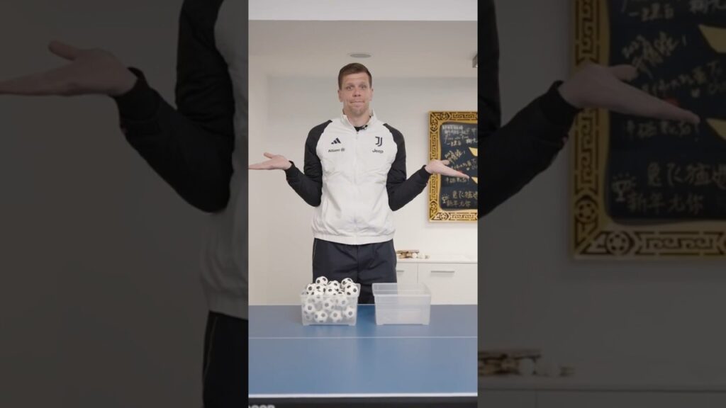 Szczesny takes on the ⚽️s challenge 👀🔥