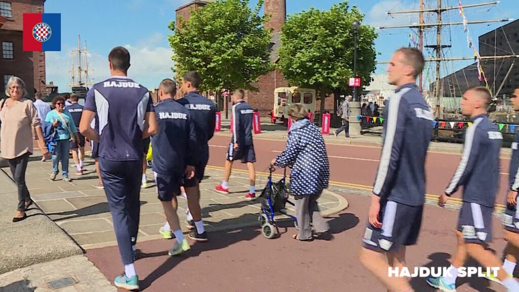 Hajdukovci prošetali središtem Liverpoola