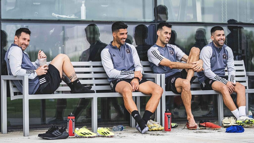 Messi And Suarez Reunite In Inter Miami | Busquets and jordi also had reunion with Suarez