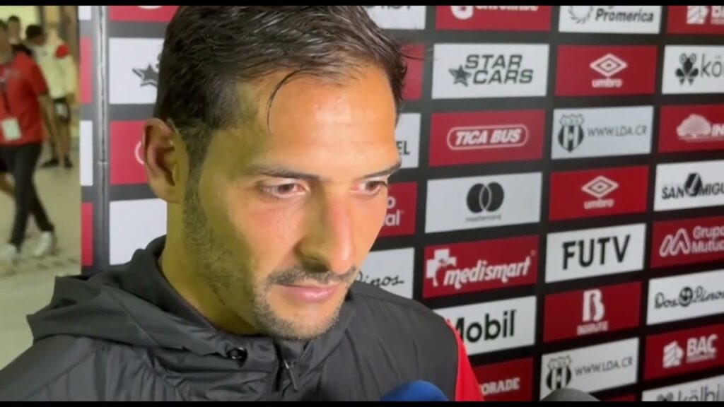 Celso Borges solo rescató la victoria en el juego ante Sporting