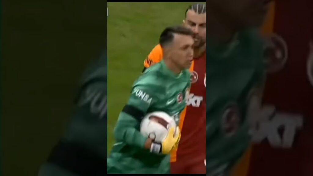 Muslera geçit vermedi #muslera #abdülkerimbardakçı #icardi #zaha #galatasaray #gs #lys #türkiye #mes